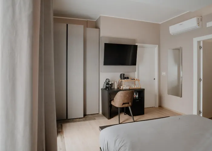 ゲストハウス Dimoramare 3*